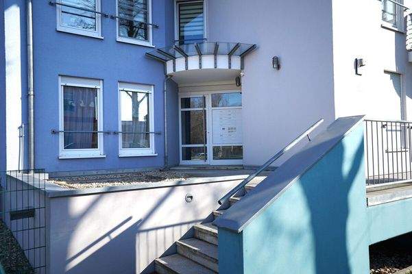 Außenansicht Halle, Paul Singer Str (8)