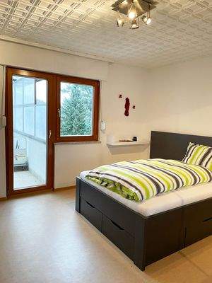 Schlafzimmer EG.jpg