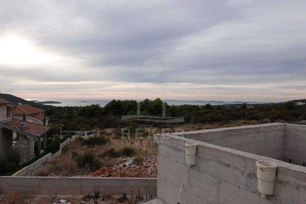 Die Villa wird bereits gebaut