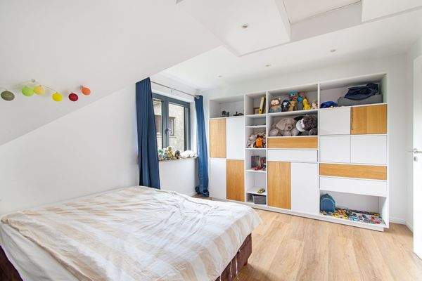 Zimmer 1: Vielseitig nutzbar und hell