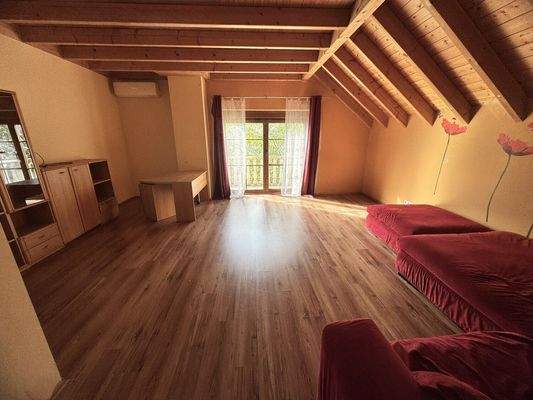 weiteres Kinderzimmer DG