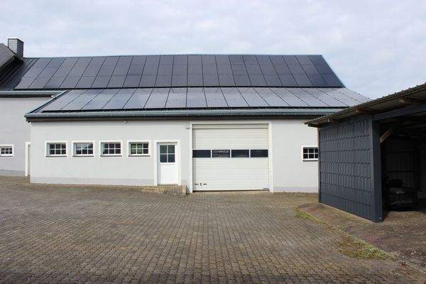 Nebengebäude mit PV Anlage.JPG