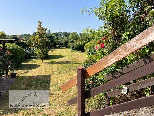 Großer gepflegter Garten