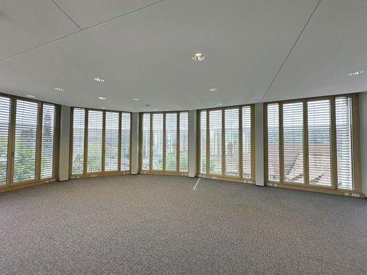 Fenster mit elektrische Jalousien