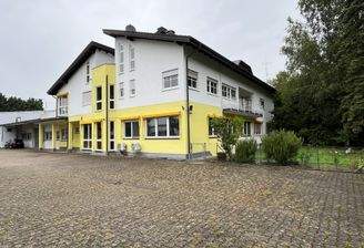 Gebäude außen, Mietbereich im EG/gelb