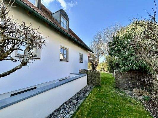 Nordseite mit Kelleraußentreppe