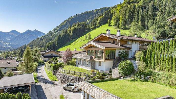 KITZIMMO-Exklusives Landhaus in traumhafter & unverbaubarer Aussichtslage - Immobilien Kitzbühel.