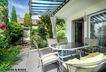 16 - Terrasse mit Gartenblick