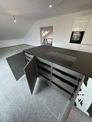 Stauraum in der Kochinsel