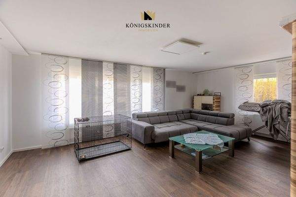 Großzügiger Wohnbereich (Wohneinheit 1)