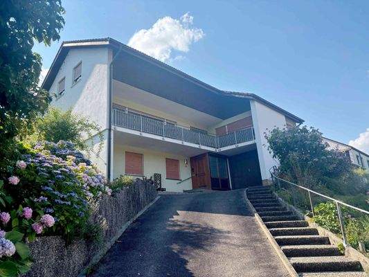 Zugang und Hausansicht