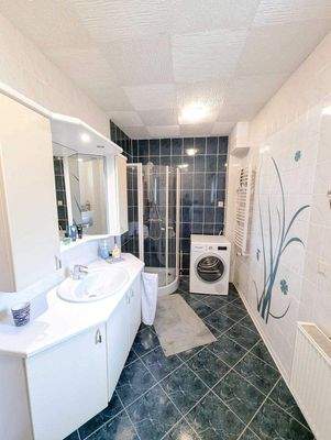 makellos 12 EFH Neu Broderstorf - Duschbad EG .jpg