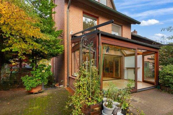 Rückseite mit Wintergarten