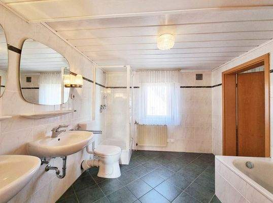 Badezimmer - ursprüngliches Haus