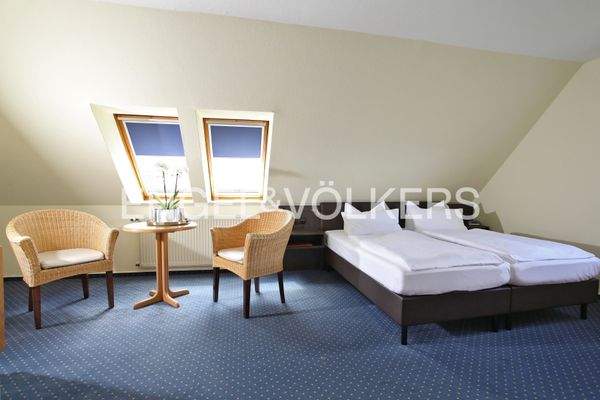 Hotelzimmer im Dachgeschoss