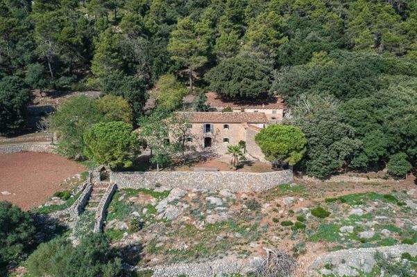 Rustikales Landhaus mit Blick auf die Bucht von Pollensa zum Verkauf in Escorca, Mallorca 