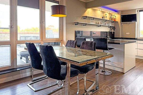 Essplatz mit Terrassenzugang