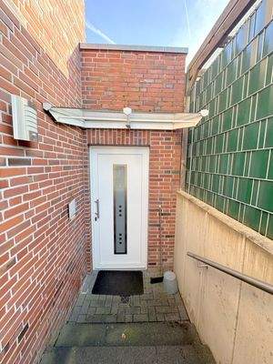 Souterrain - Wohnungseingang überdacht