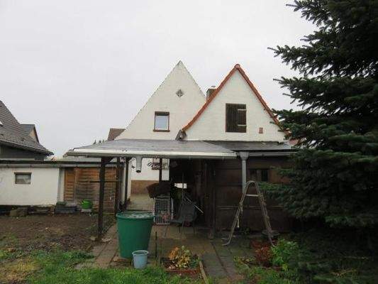 Ansicht von Terrasse & Wohnhaus