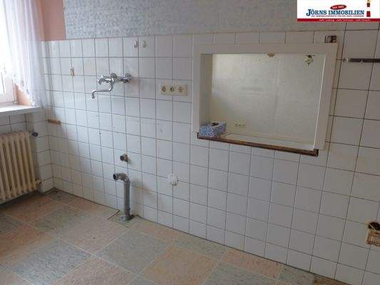 Teilansicht Küche mit Durchreiche