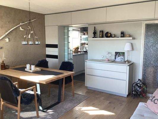 WZ mit Blick zur Küche