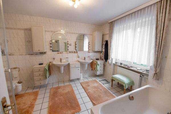 Bad Bad erstes Obergeschoss