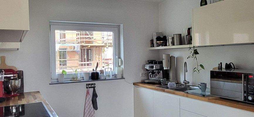 ZEITLOSE KÜCHE MIT ELEKTROGERÄTE