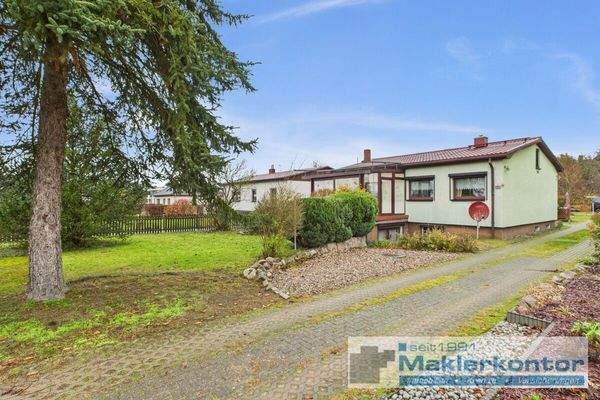 Grundstück Vorderseite