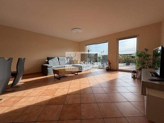 Großzügiges Wohn- und Esszimmer