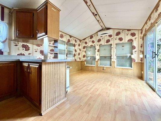 Wohnbereich mit Küche im Fertighaus