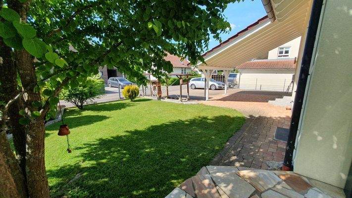 Eingangsbereich / Parken