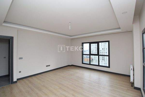Apartments 100 Meters from the E-5 Highway in Esenyurt