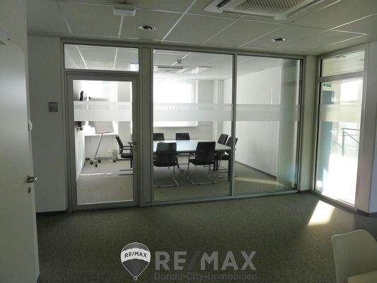 9. Büro bzw. Besprechung