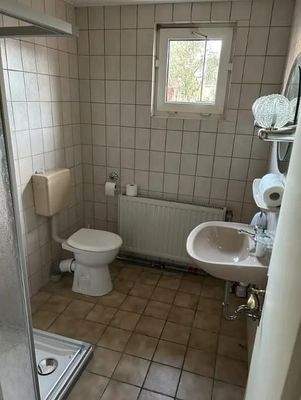 6 EG Einliegerwohnung Bad