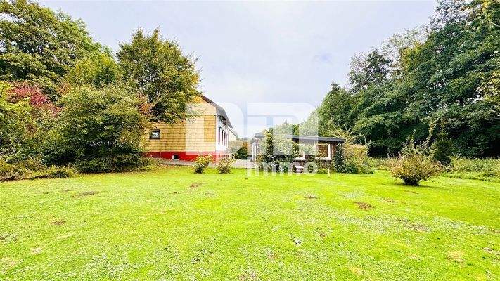 Großer Gartenbereich