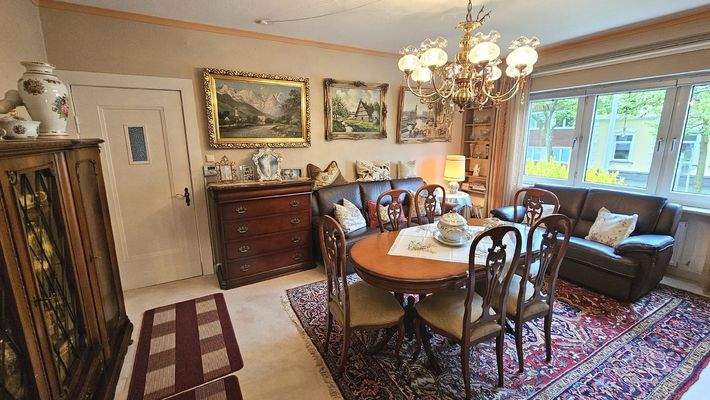 EG: Wohnzimmer-Tür zur Diele