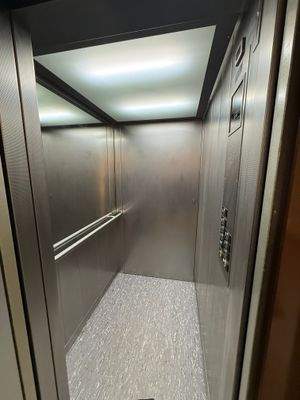 Hausflur - Fahrstuhl III.jpg