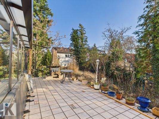 Großzügige Terrasse
