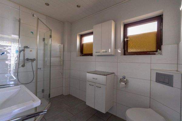 Erdgeschoss - Das Badezimmer 2.jpg