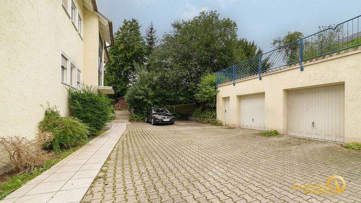 Haus Eingangsbereich / Hof