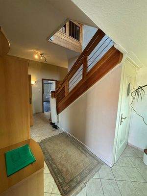 Flur und Treppenhaus EG