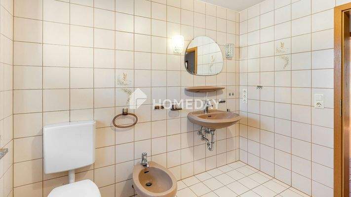 1. OG Badezimmer 1 1