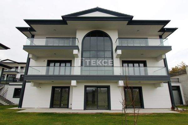 Chic Villas with Impressive Unblocked Lake Views in Ankara