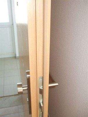 Eingangstüre mit Schallschutz