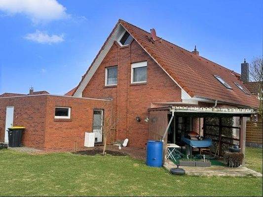 Blick zur hinteren Doppelhaushälfte