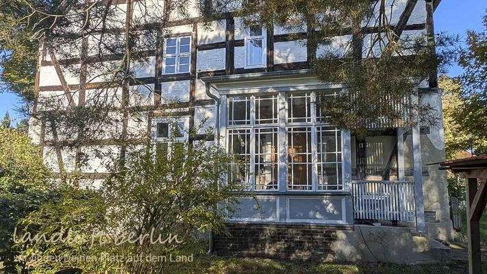 Die sanierte Veranda am Südgiebel.jpg