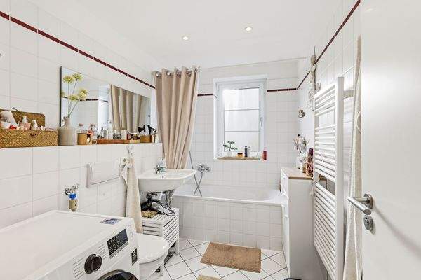 1.OG Recht Badezimmer 