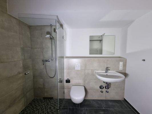 Badezimmer mit Dusche