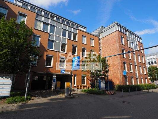 Objektansicht mit Blick zur Tiefgarage