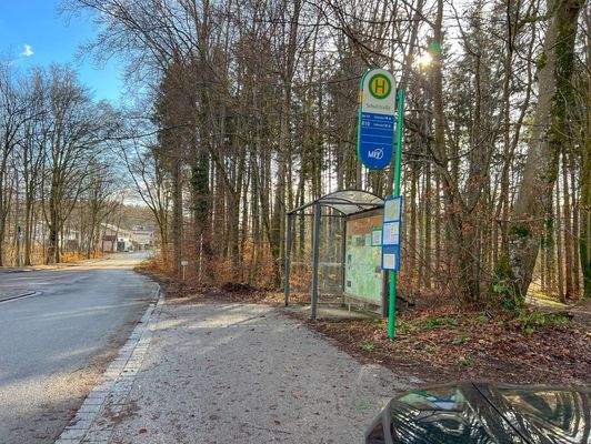 Bushaltestelle zur S-Bahn